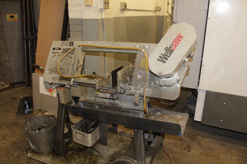 Horizontal band saw machine
