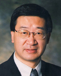 Headshot of Dayong Gao